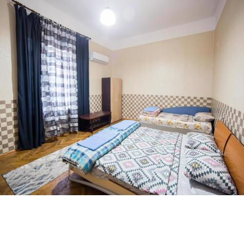 The Square - 2 bedrooms Retro Flat with great location, 1st fl