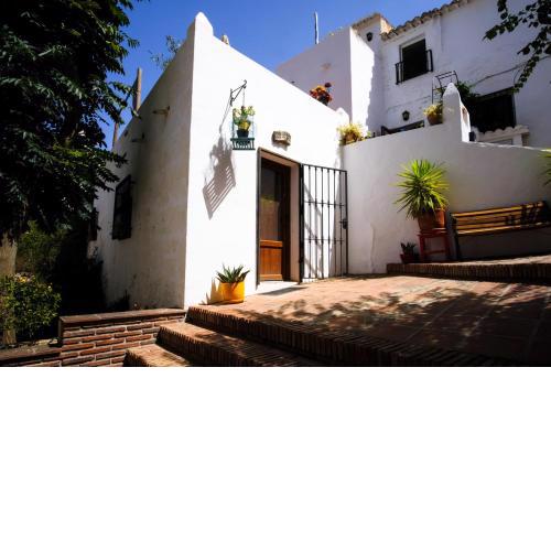 The Studio, a colourful, small and unique one bedroom studio in Comares