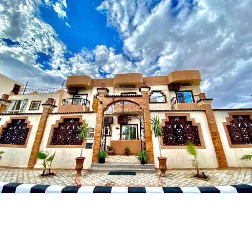 TheCastle Hotel
