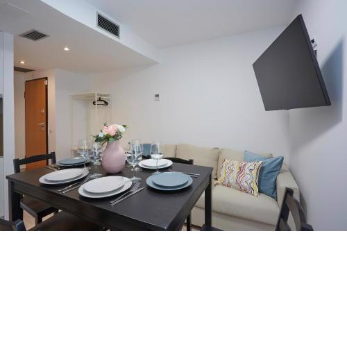 Three bedroom Two bathroom apartment Close to Beach