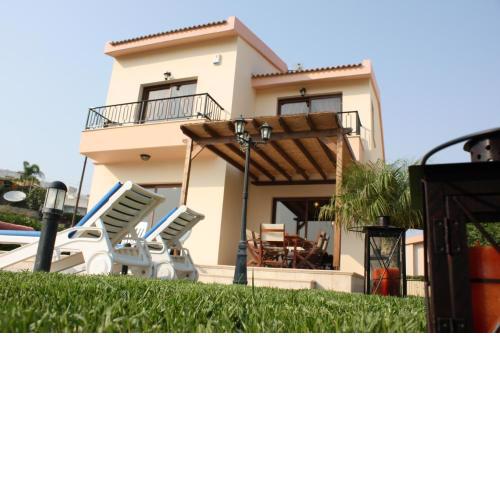 Three Bedroom Villa with private pool and landscaped garden