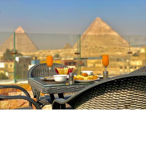 Throuw pyramids view