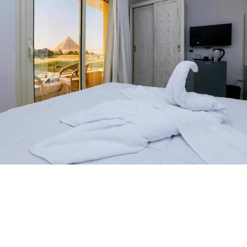 Tito Pyramids View Hotel