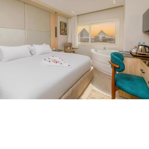 Tiye Pyramids Hotel
