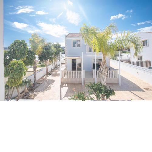 Tonia Seaview Villas