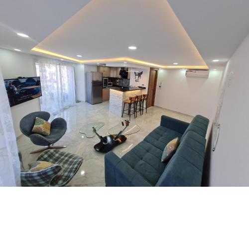 Tonny House