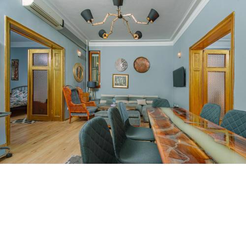Top Center, 3BDR, Heart of the city, FREE Secured Parking