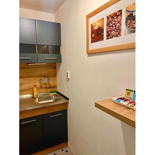 TOP Center, basement fl, 7 beds, 10min from Serdica