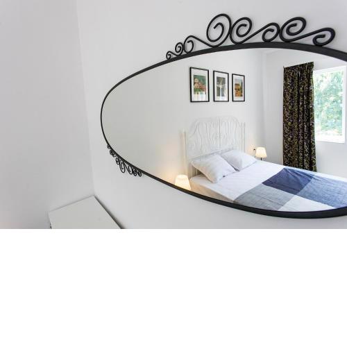 Top center big family apartment with garden view