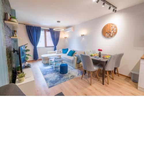 Top Center Retreat, Near AUBG FREE Parking