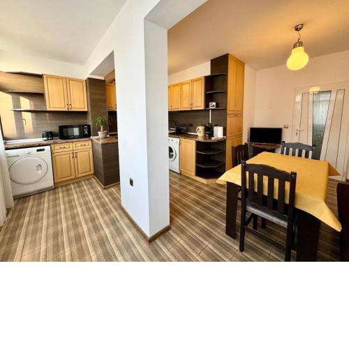Top central apartment