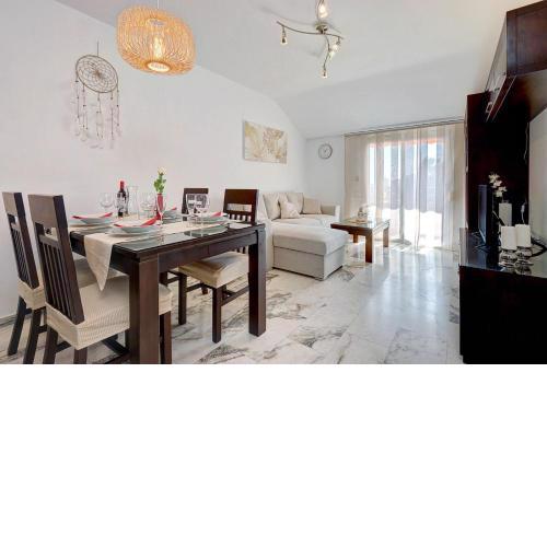 Top Floor Fuengirola Park Apartment with Parking