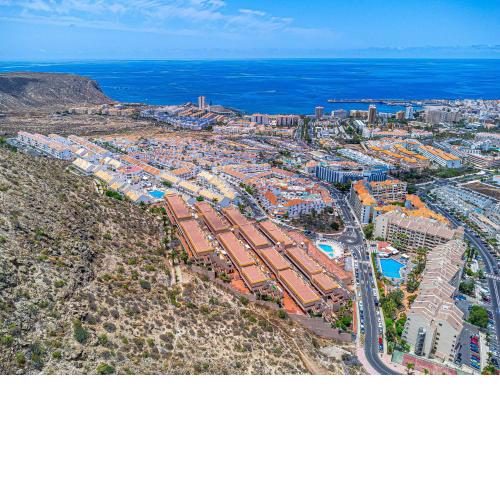 Top floor view apartment by AltamarHomes