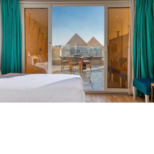 Top pyramids view hotel