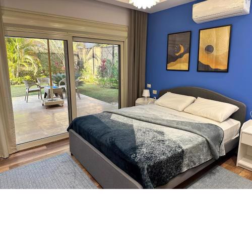 Top rated 1 BR with private garden in Karma Sheikh Zayed - only families & single travelers