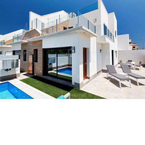 Top villa 6-8p-6 beds-swimming pool with jacuzzi