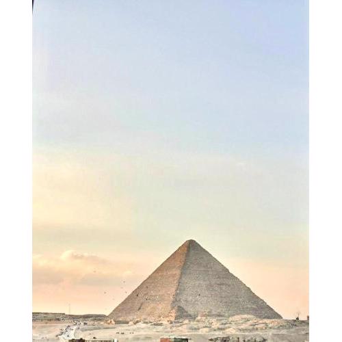 Topaz pyramids view inn