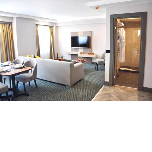 Tophane Suites