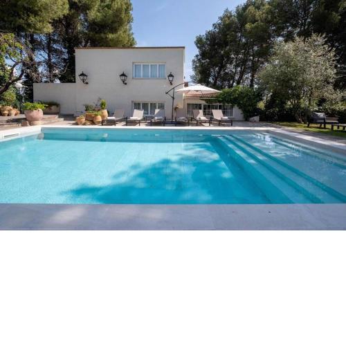 Torre Lolita - House in Lleida for 8 with pool and tennis court