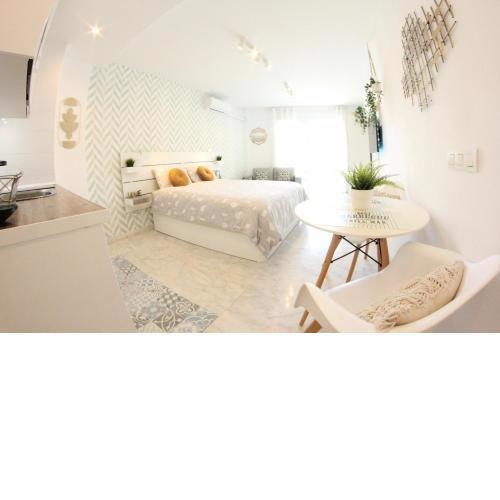TORREMOLINOS - NEW CENTRAL STUDIO PLATA WITH BALCONY