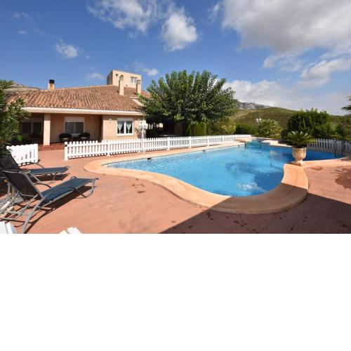 Torreta Of Gormaig, House with swimming pool