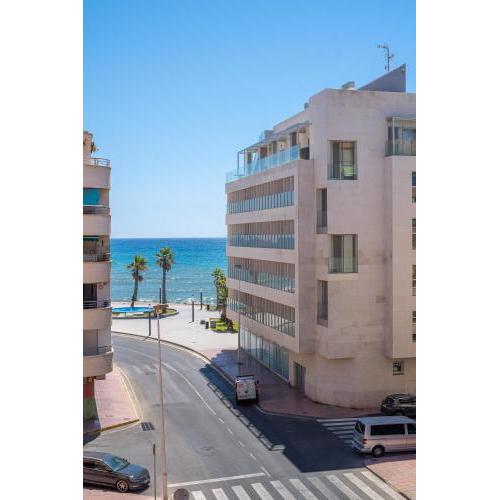 Torrevieja playa del Cura con vista al mar