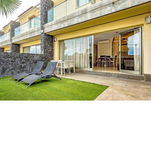 Townhouse 2 bedrooms on the first line