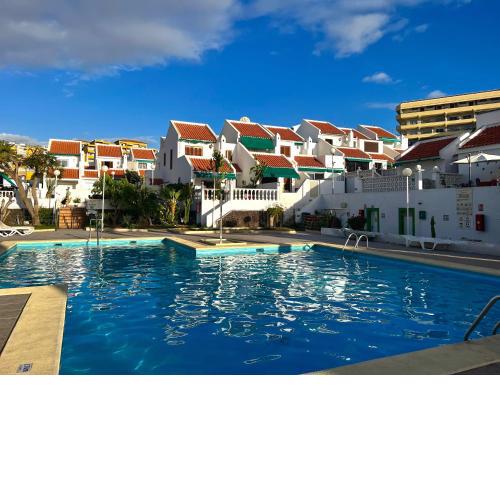 Townhouse in Costa Adeje , complex Tegueste