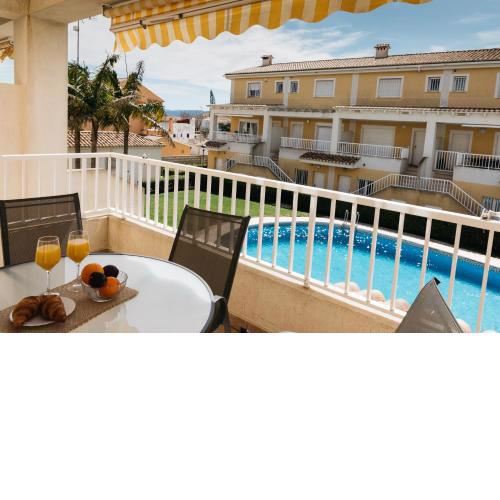 Townhouse with terraces and communal pool
