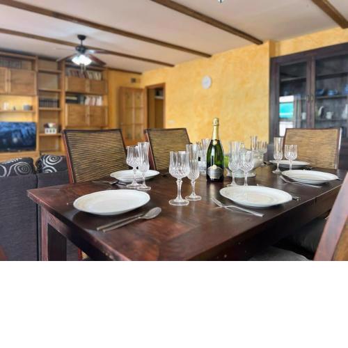 Traditional 3rd Floor apartment near to beach TV17