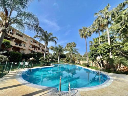 Tranquilo apartamento con piscina en Dunas Marbella