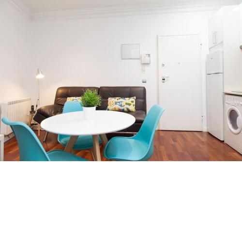Tranquilo apartamento en Chueca IN2Iz5