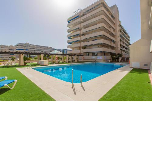 Trendy Apt. Puerto Banús (Free Parking & Pool) - RDR208