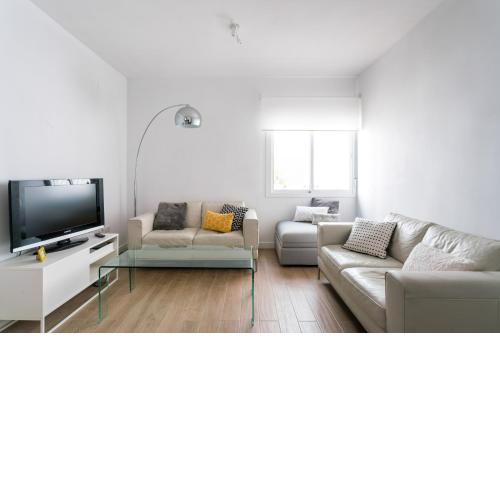 TRIANA 3 Bedrooms & 2 bath Parking Included