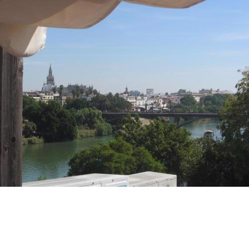 Trianabridgeviews Ático con vistas al puente de Triana calle Castilla 38