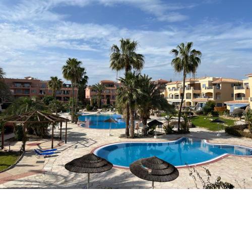 Tropical Paradise in Harbour Paphos, Central & Close to Beach