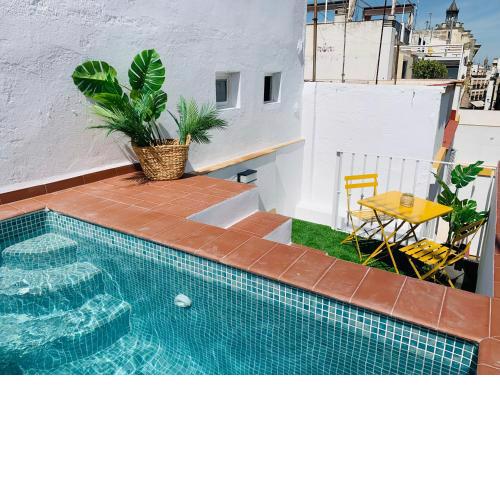 Tu casa con piscina privada en el centro