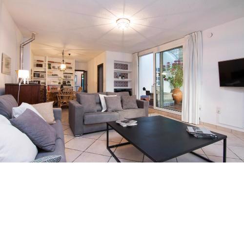 tuGuest Pool House Albaicin