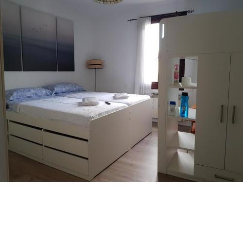 TUUL ETXEA, Habitación en caserío a 8km de Bilbao, Baño compartido