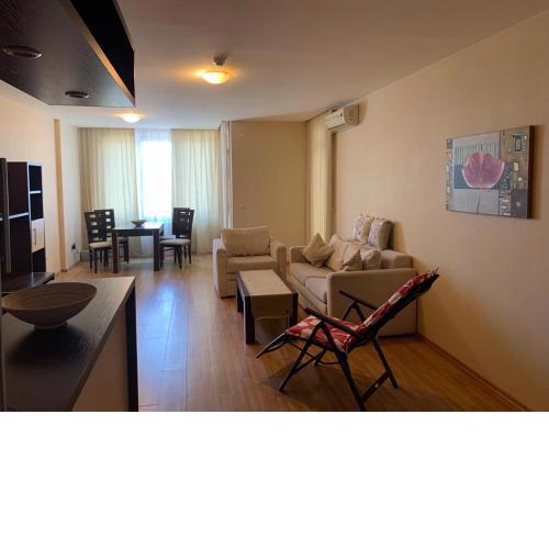 Two bedroom apartment 5 minutes from the beach
