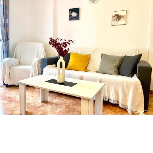 Two-Bedroom Apartment with swimming pool Torrevieja