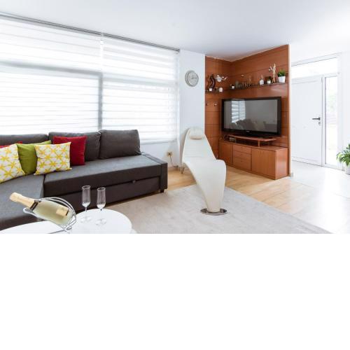 Two bedroom TownHouse within 10min walk from Beach