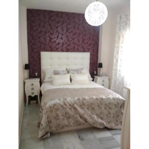 TWO BEDROOMS Leonor Dávalos