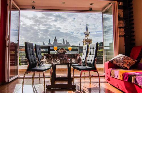 Unique Cozy Scenic Penthouse