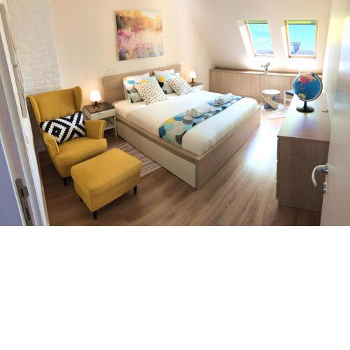 Unique Luxurious Jacuzzi PENTHOUSE DUPLEX in City Center! 2 BATHS! FREE PARKING!