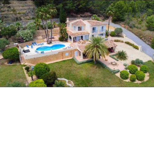 Unique villa with a homey atmosphere in Altea La Vella
