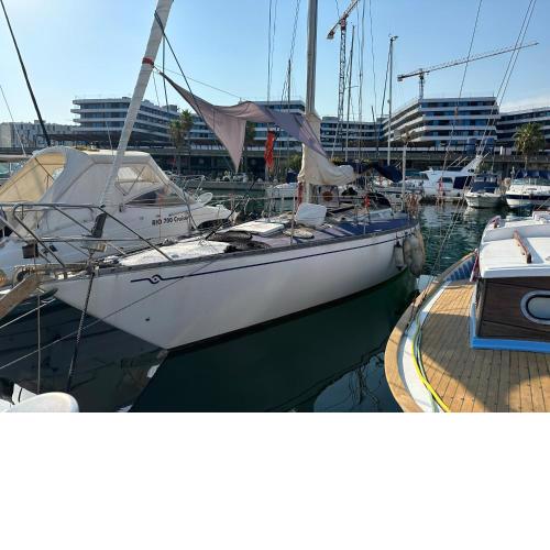Unique wooden Sail yacht + 2 bikes included!