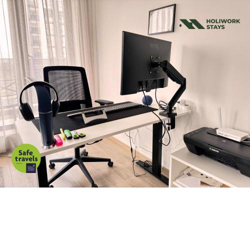 Urban Exec Suite with Free Gym Pass and Full Office Setup