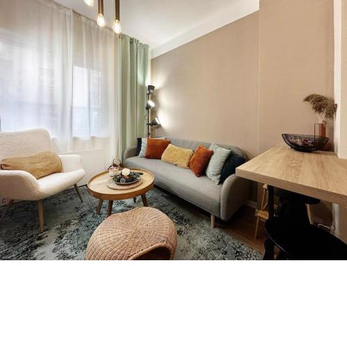 Urban heaven hideout, cozy condo in prime center