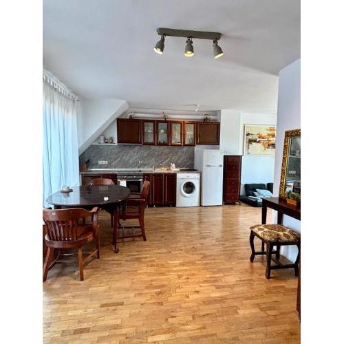 Urban Retreat - До Община Варна